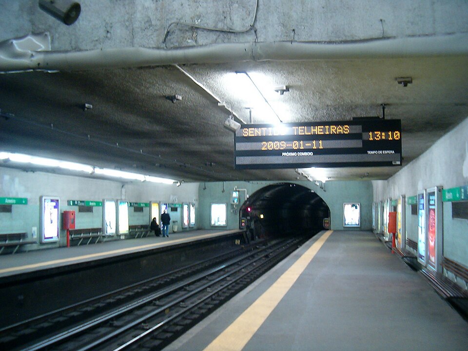 Areeiro station