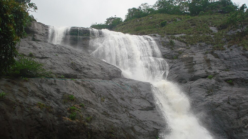 Palaruvi Falls