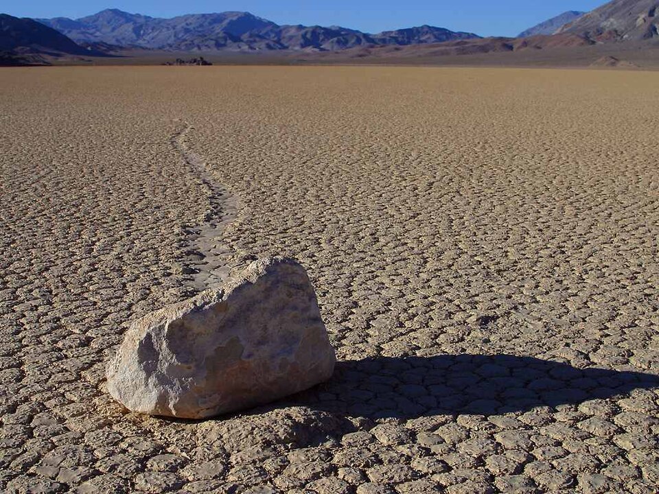 Sailing stones