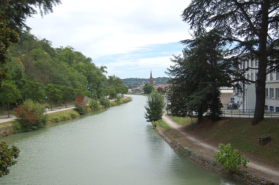 Agenais