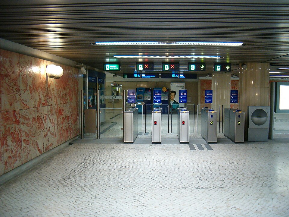 Entre Campos station
