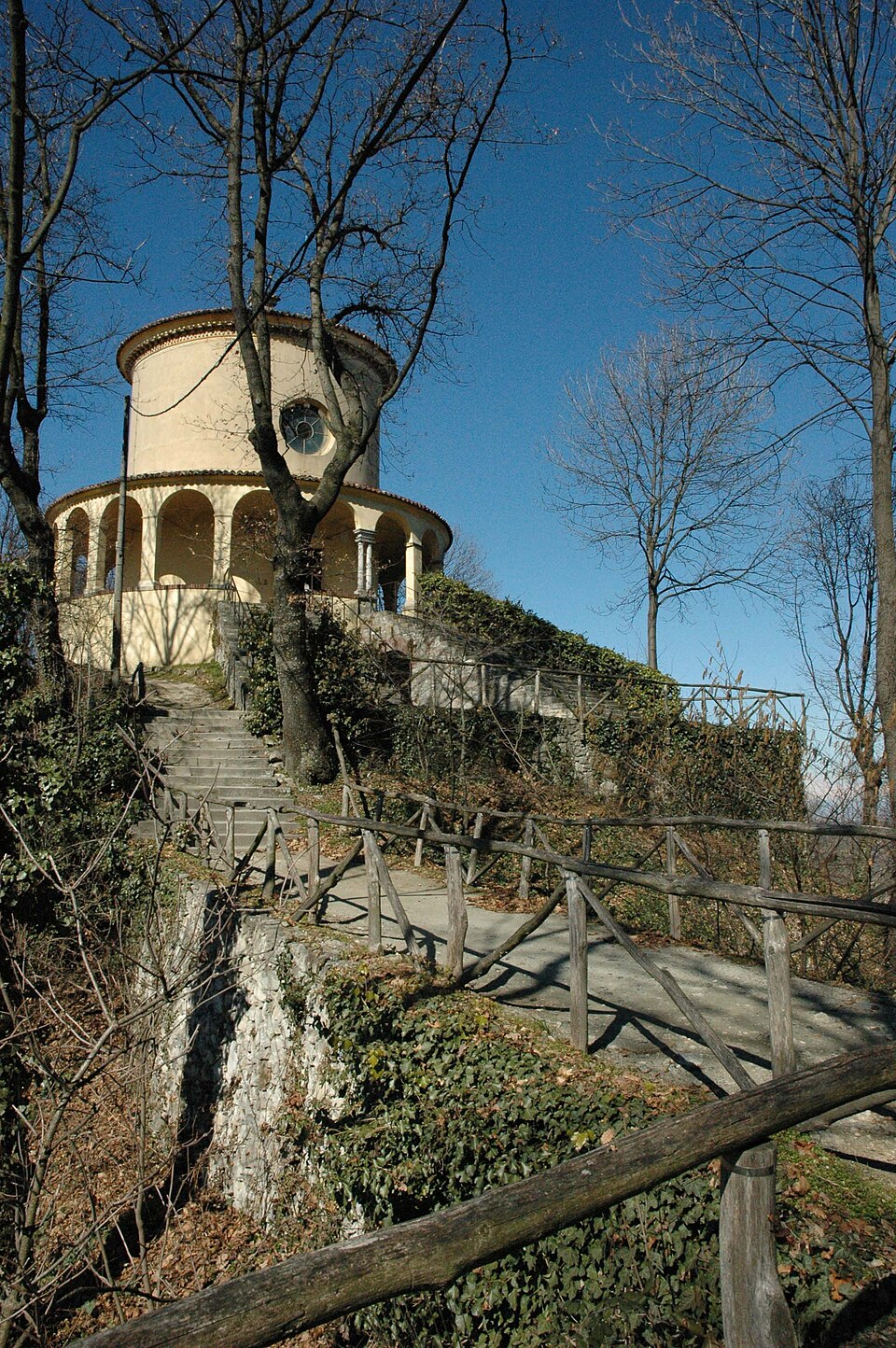 Serralunga di Crea