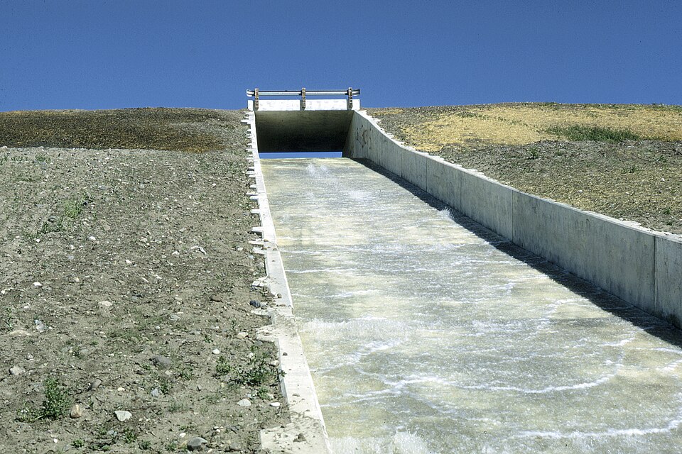 spillway